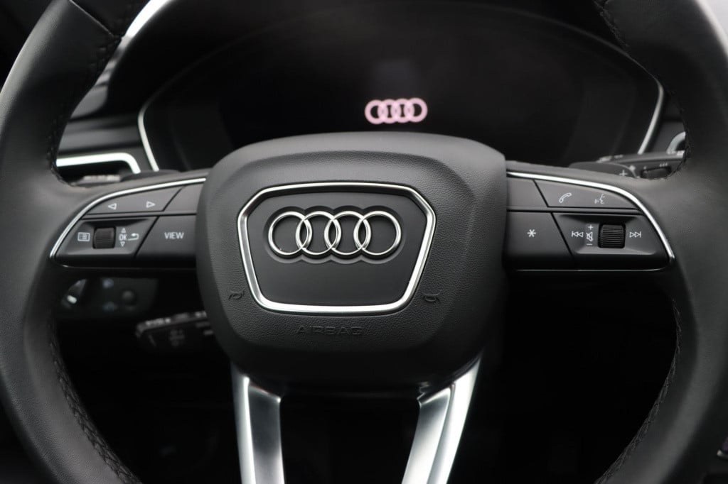 Audi A4 avant 40 tfsi quattro s edition competition 204pk