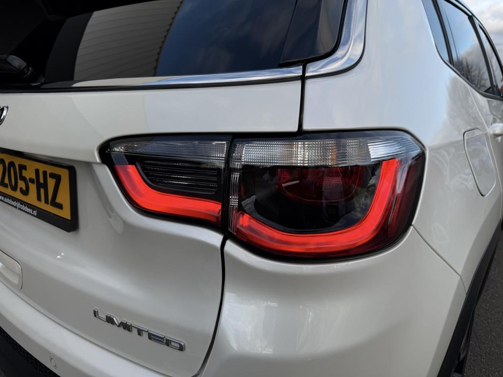 Jeep Compass 1.4 m.air limited // beats audio // trekhaak //