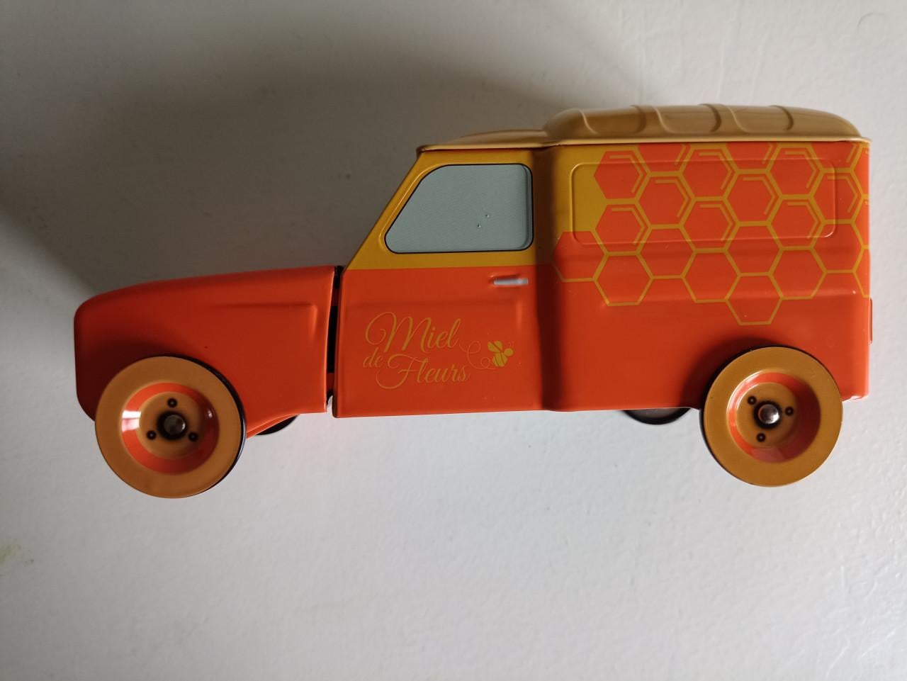 Blikken Renault bestelautootje