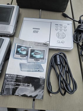 Zgan draagbare DVD-speler set met 2 schermen voor auto of thuis....
