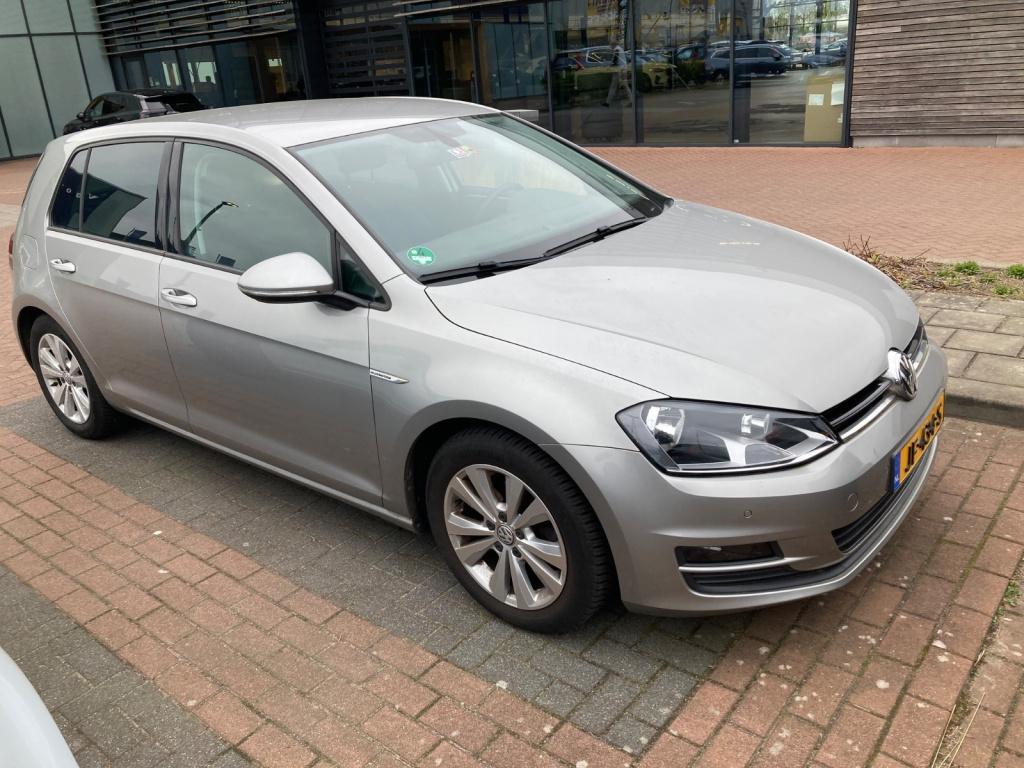 Volkswagen Golf 1.0 tsi business edition connected