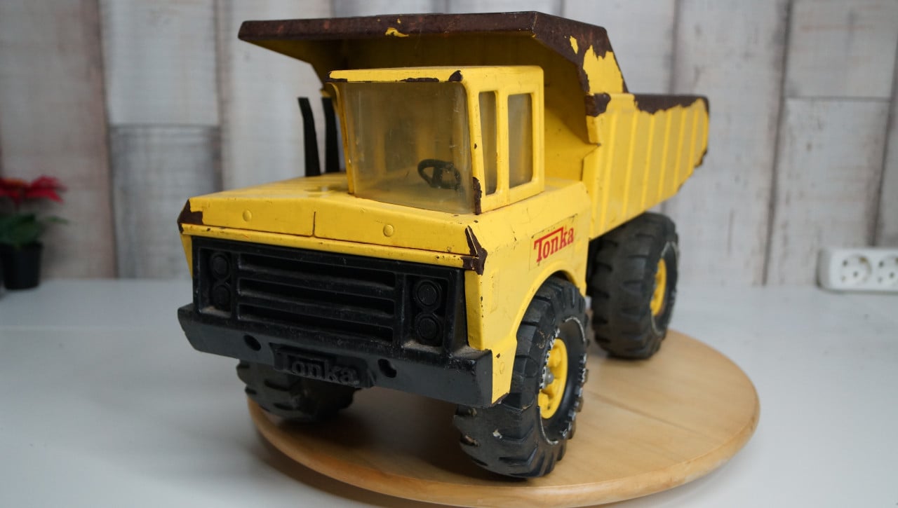 Tonka Mighty Dump truck
