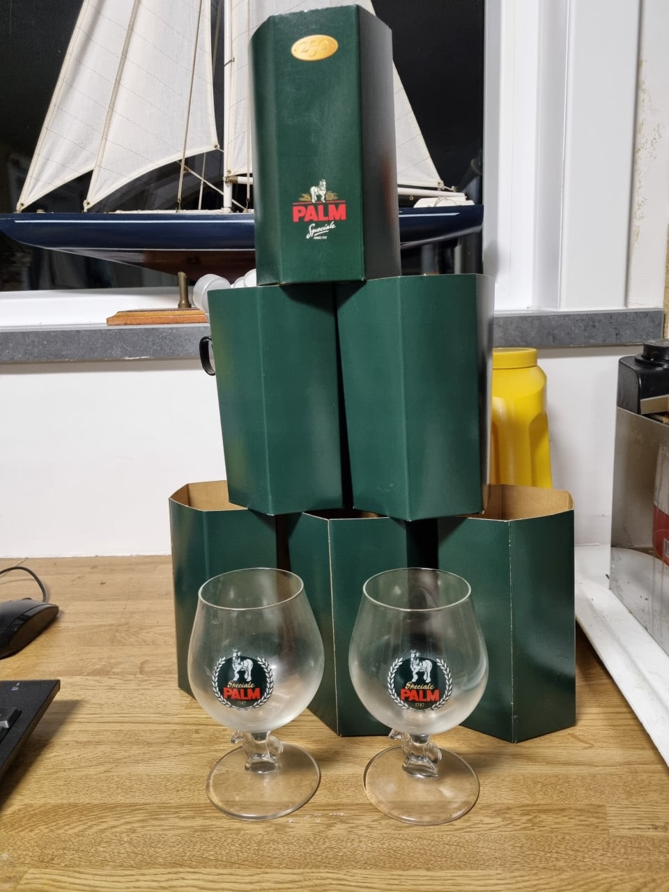 Palmglazen met paardje