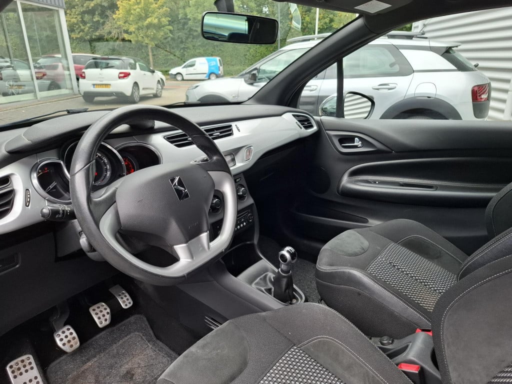 Citroen DS3 1.4 vti 95 chic airco/lmv/trekhaak