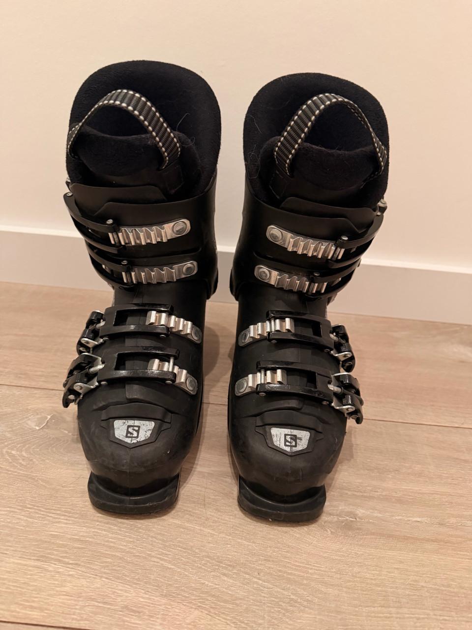 Salomon ski’s 100cm + schoenen