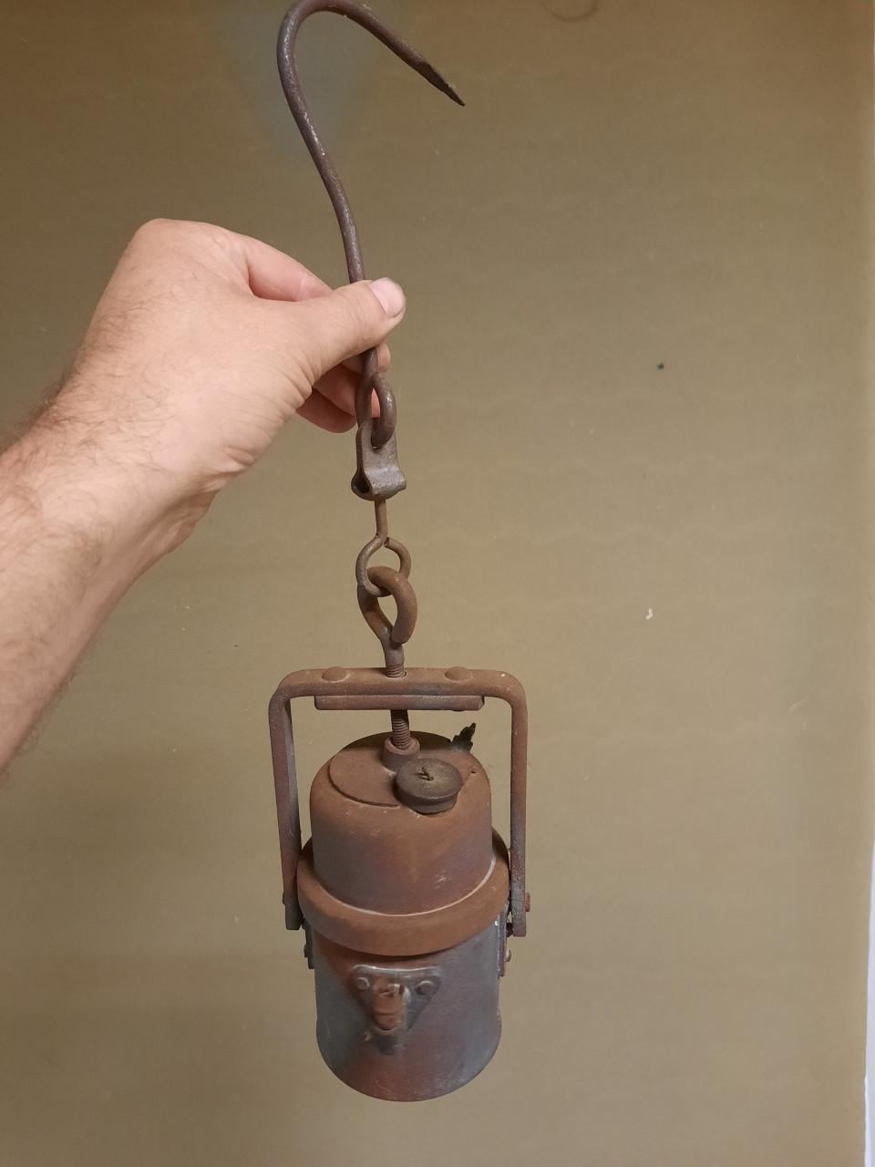 Antieke mijnlamp carbid lamp