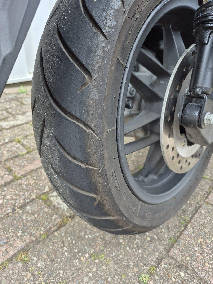 Honda Forza 300 motorscooter uit 2021