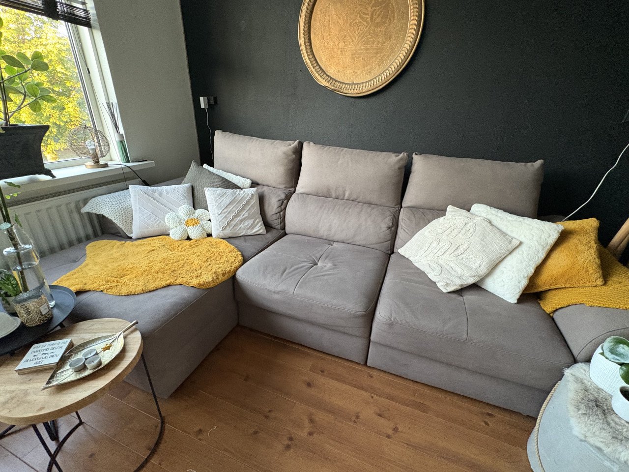 Prachtige volledig uitschuifbare hoekbank taupe ZGAN L=280cm D=165cm