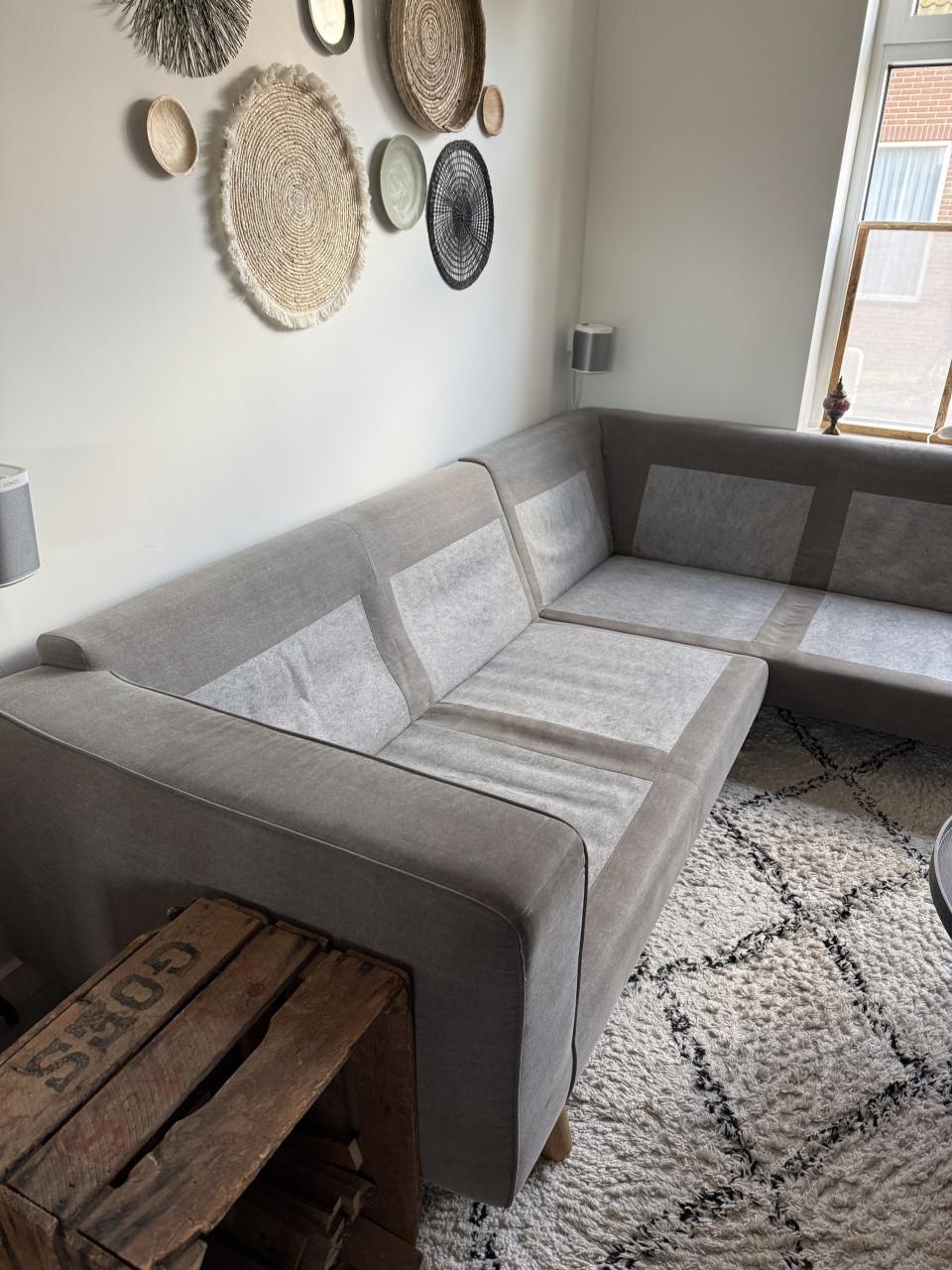Mooie hoekbank (relaxed/plof bank)