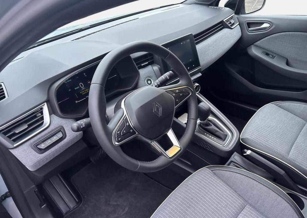 Renault Clio 1.6 e-tech full hybrid 145 techno