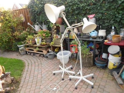 Twee vintage Hala zeist vloerlampen vloer lamp op wieltjes