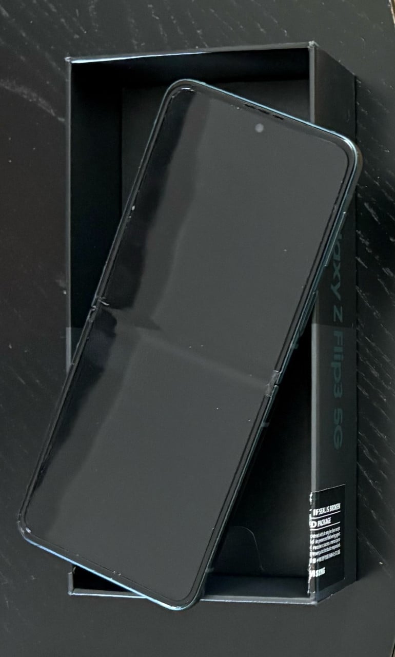 Samsung Galaxy Z Flip 3  5G  128GB