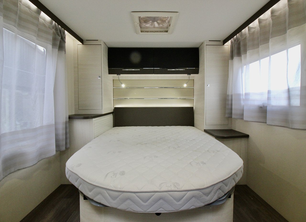 Chausson Welcome 718EB (Queensbed + Hefbed, 36000KM, Als Nieuw)
