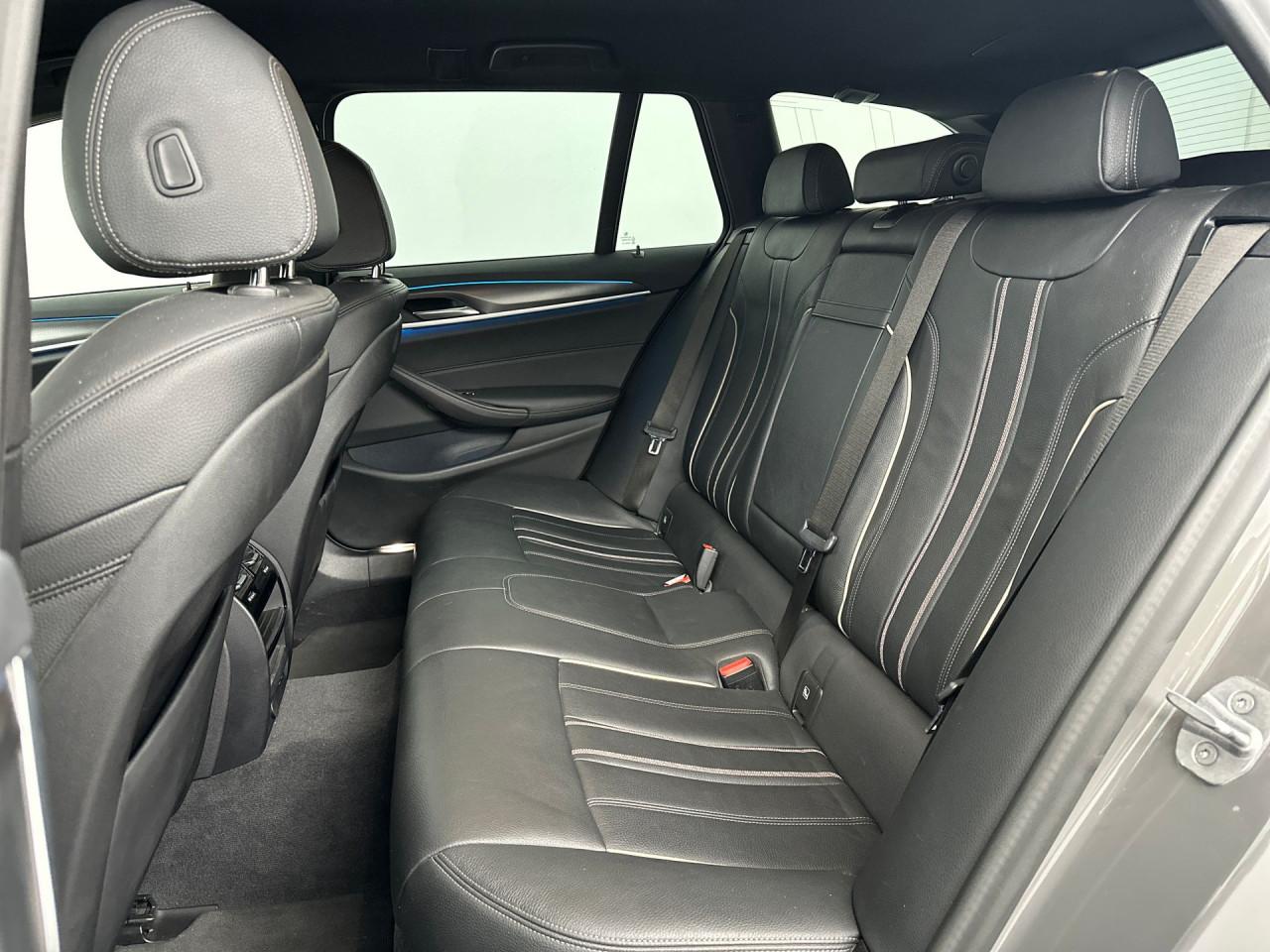 BMW 530e M-Sport - BERNINAGRAU -CARPLAY- 20 INCH - 1E EIGENAAR - DEALER OND