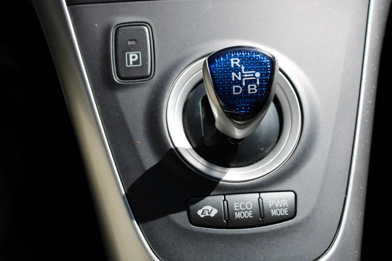 Toyota Auris 1.8 Full Hybrid 5DR APK groot scherm