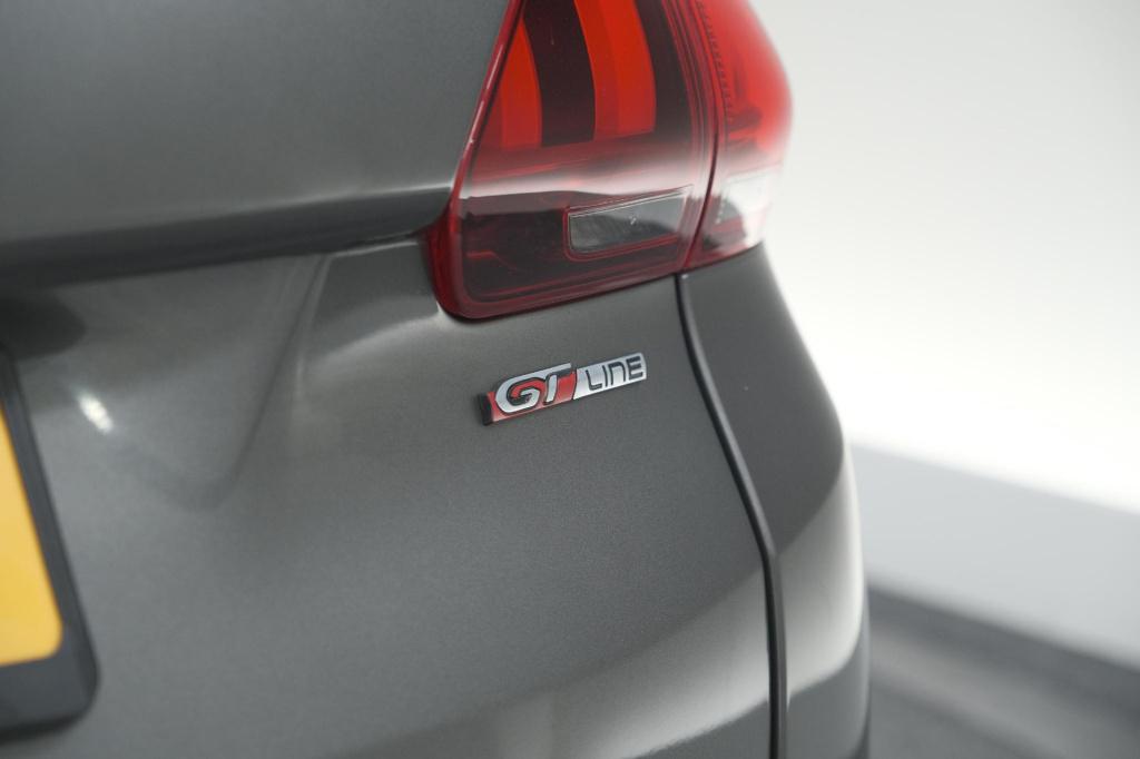 Peugeot 2008 puretech 110 eat6 gt-line | camera | panoramadak | navigatie |