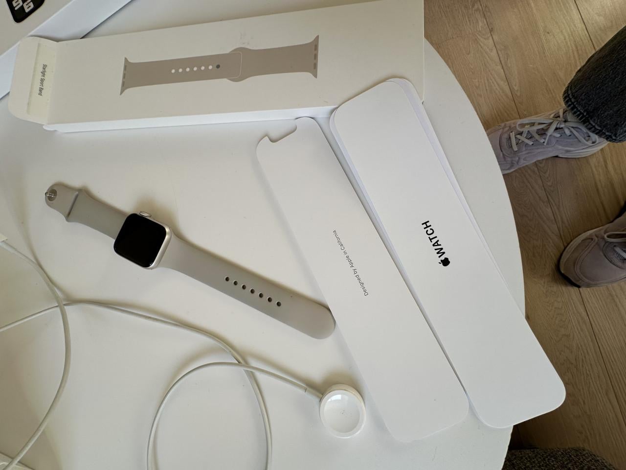 Apple watch 40 mm SE 2 2022 aluminium starlight sportband in 2 maten