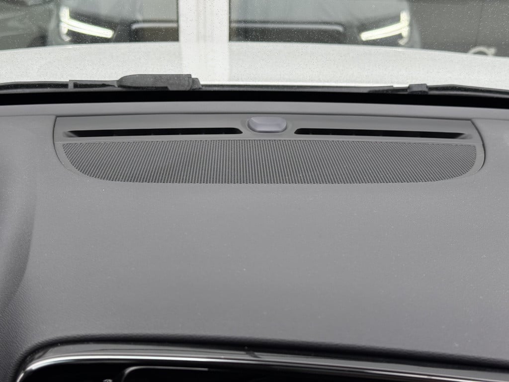 Volvo XC40 t5 262pk recharge business pro| navi| keyless| led| getint glas|