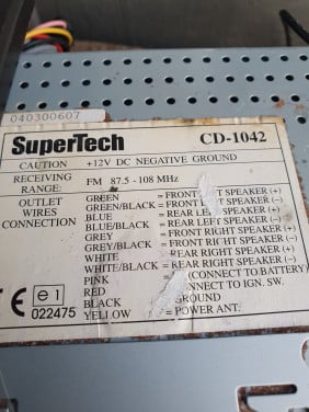 Mooie werkende SuperTech CD-1042 autoradio blauwe verlichting....