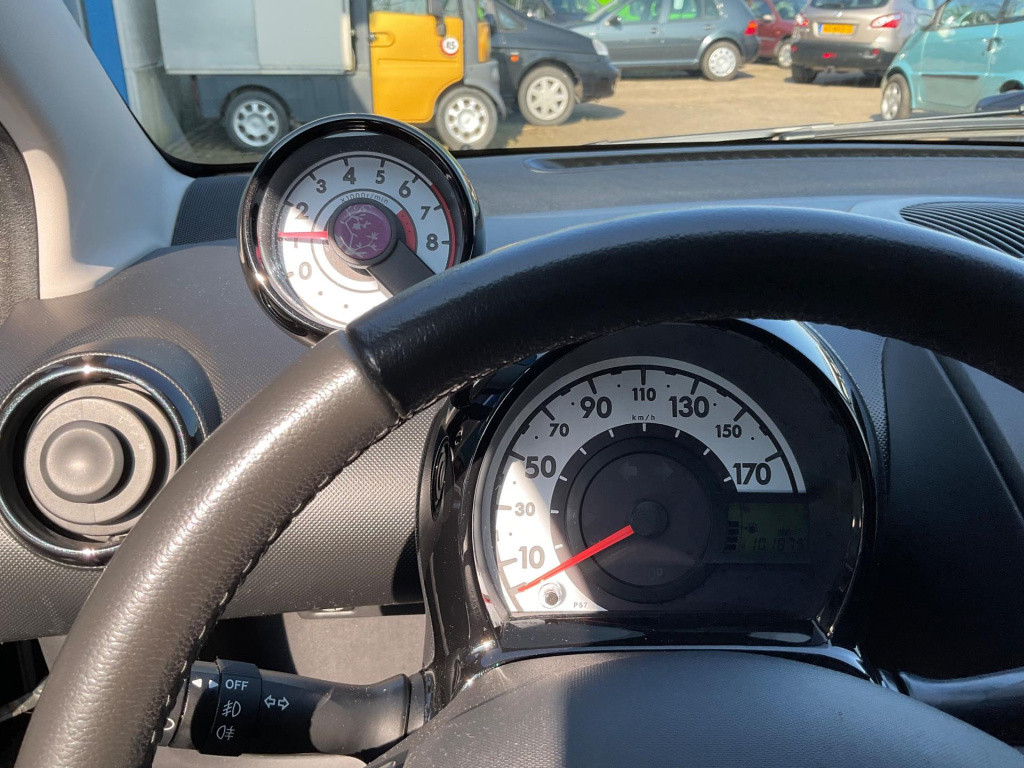 Peugeot 107 1.0 envy