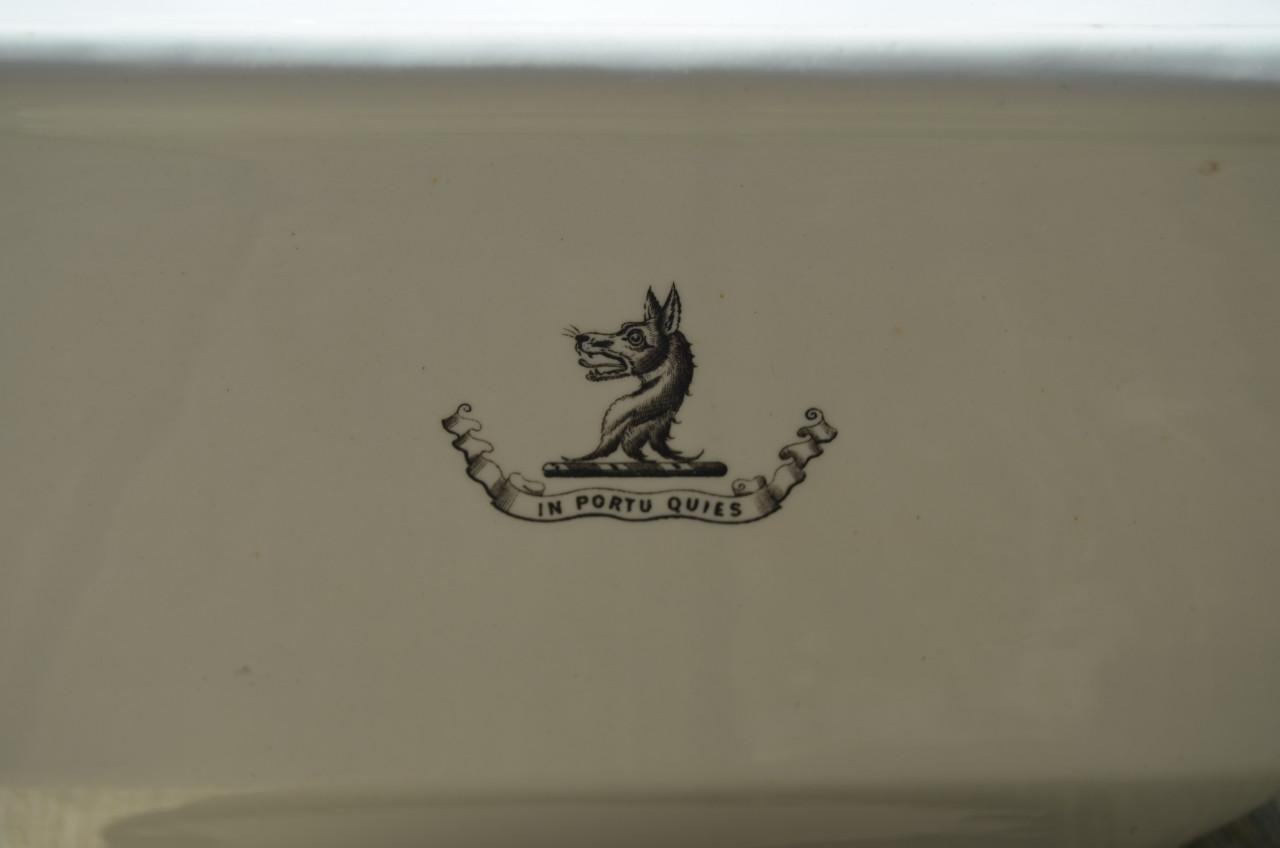 Fraaie aardewerk Engelse terrine in prima staat!