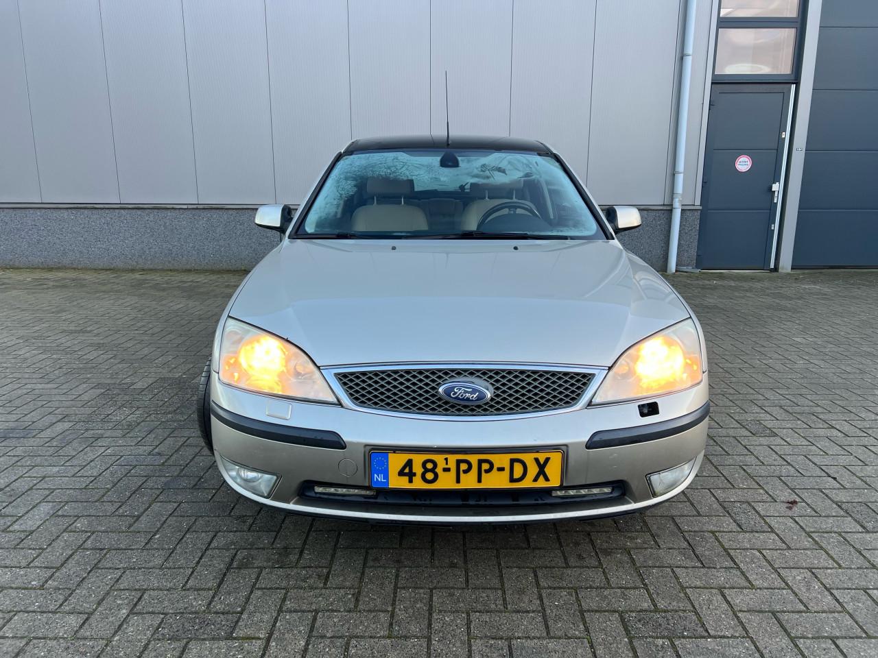 Ford Mondeo 2.0-16V Futura Automaat Jaar Apk