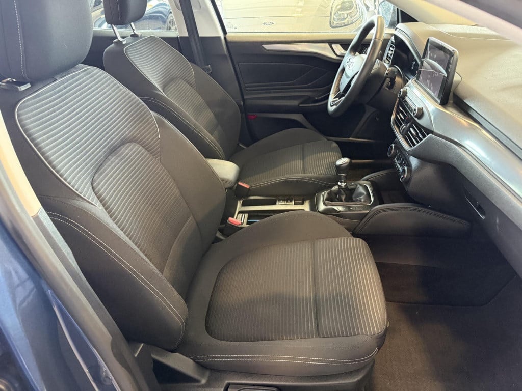 Ford Focus 1.0 ecoboost titanium business 17'' | trekhaak | acc | keyless e