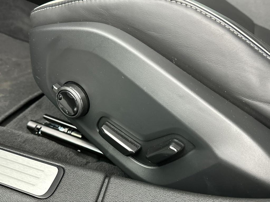 Volvo V60 t8 455pk recharge ultra dark| panodak| 360camera| stylingpack| a