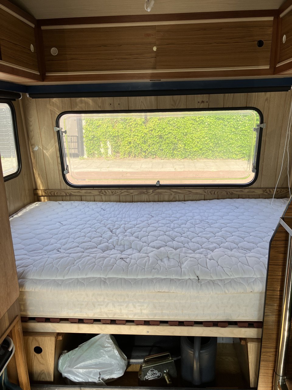 Vintage caravan Chateau 320 Parade