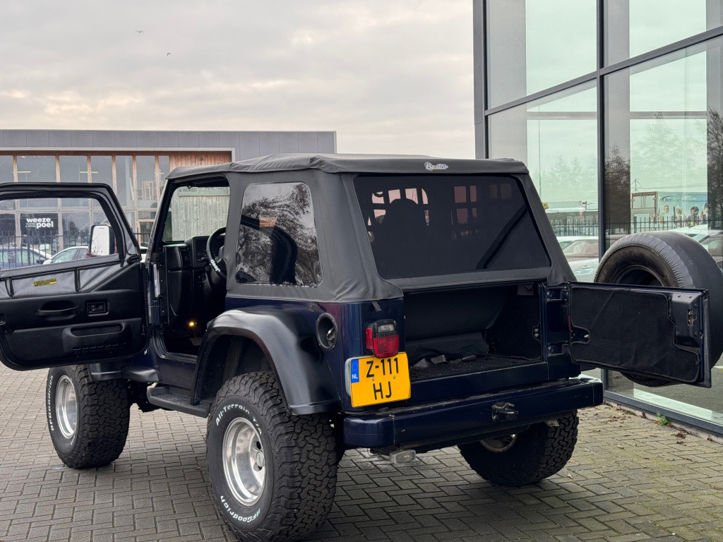 Jeep Wrangler 2.5i softtop + hardtop