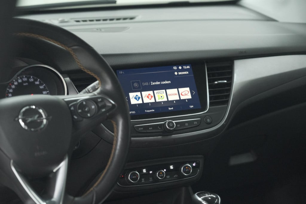 Opel Crossland X 110 turbo online edition | camera | dodehoekdetectie | app
