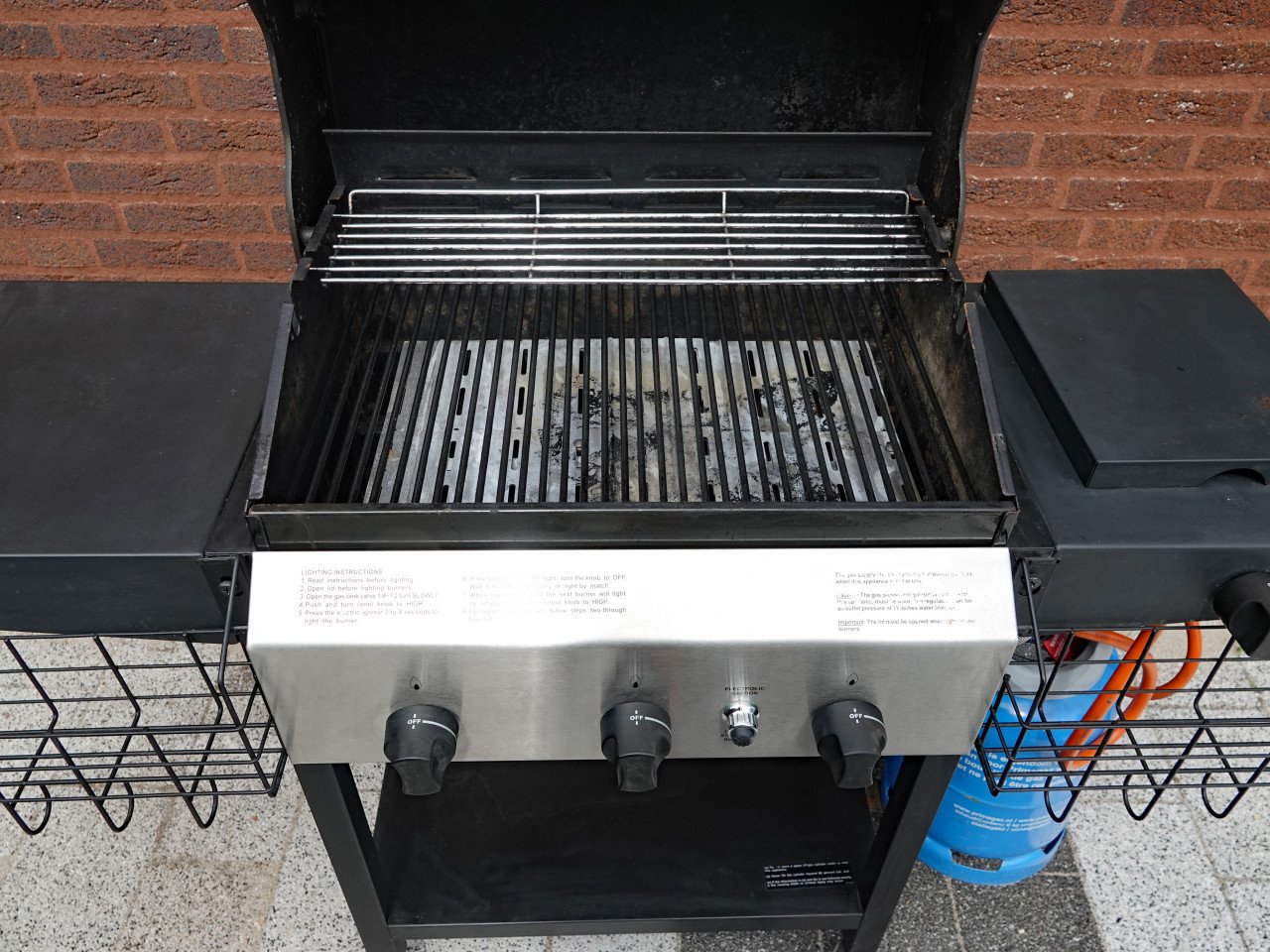 Nette BBQ Kenmore op gas incl gevulde gasfles, goede kwaliteit