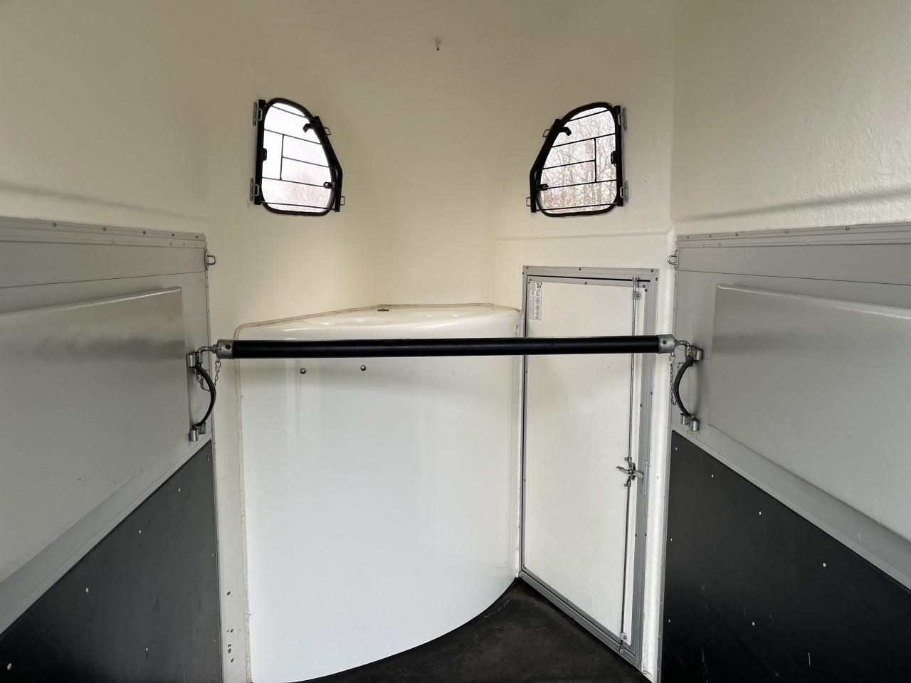 Volledig aluminium Cheval Liberte Gold One met zadelkamer en klep/deur