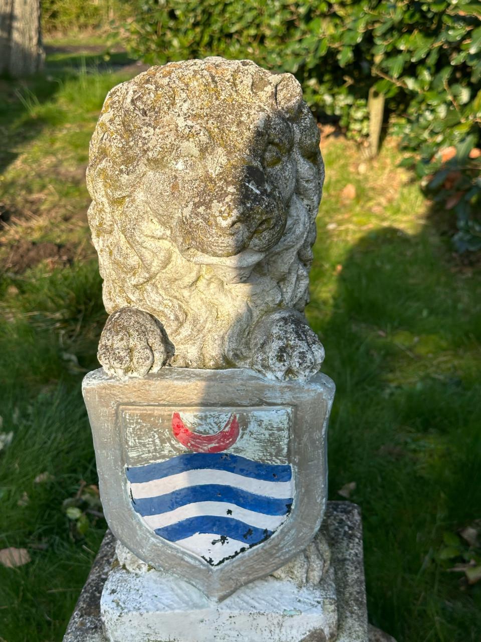 Tuinornament met leeuw