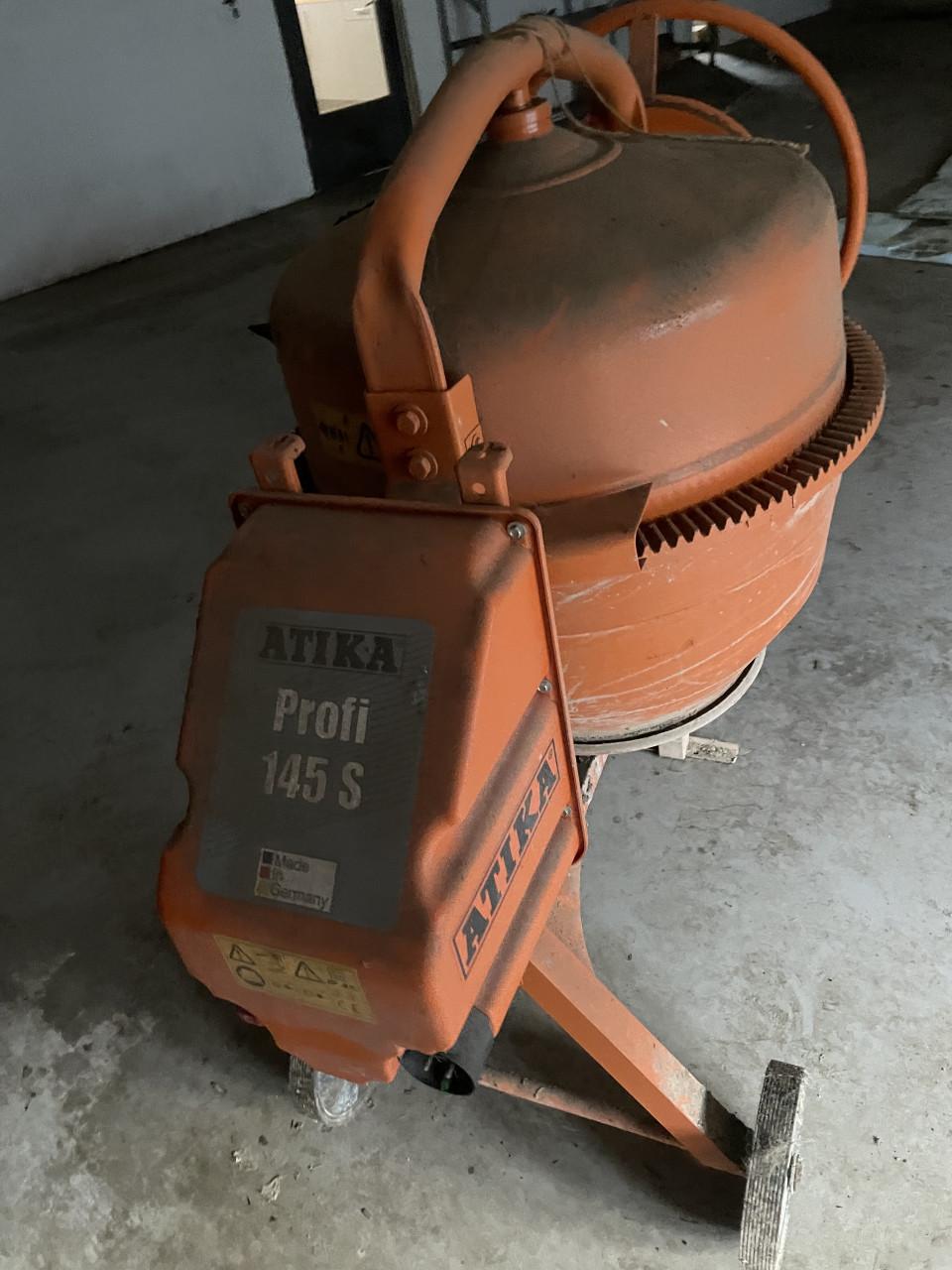 Stuka Profi Betonmolen, 1 keer gebruikt t.e.a.b. moet weg. Tel 0683820917