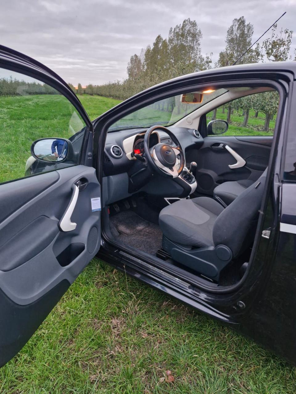 Ford Ka 1.2 51KW 2010 Zwart