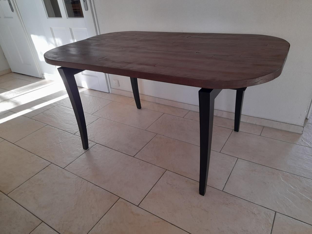 Mooie massief houten doorleefde tafel 89 x 150 x 75H (in goede staat)