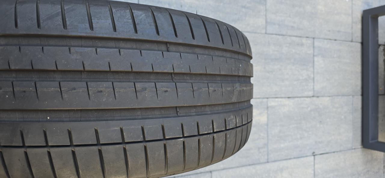 2 Vredestein zomerbanden 235/45R18
