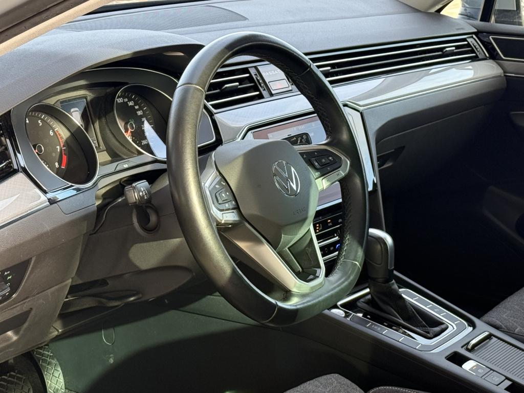 Volkswagen Passat variant 1.5 tsi business | electrische trekhaak | acc | m