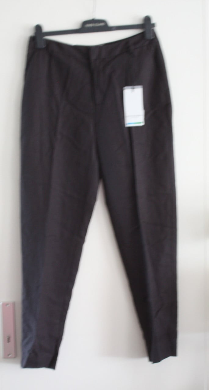Nieuwe grijze pantalon maat 28-32