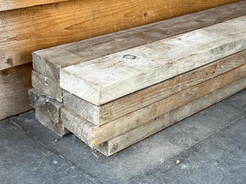8 houten balken 255 x 15 x 5 cm