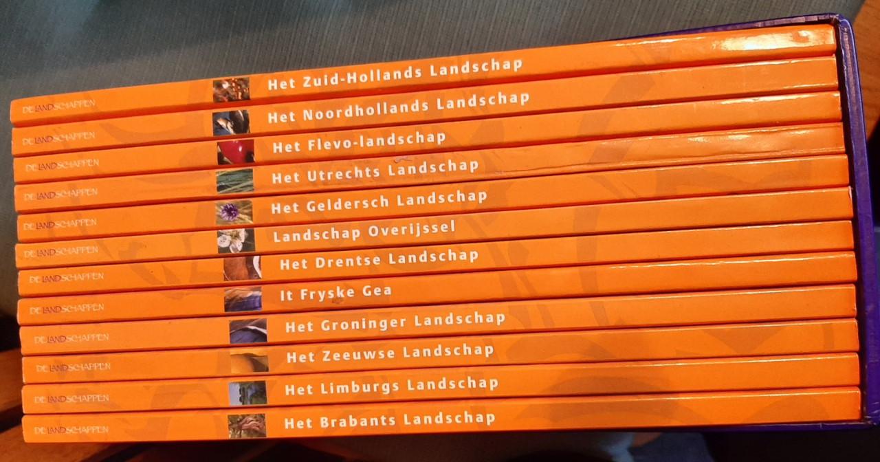 Natuur dichtbij. Twaalf deeltjes, per provincie over het Ned. landschap