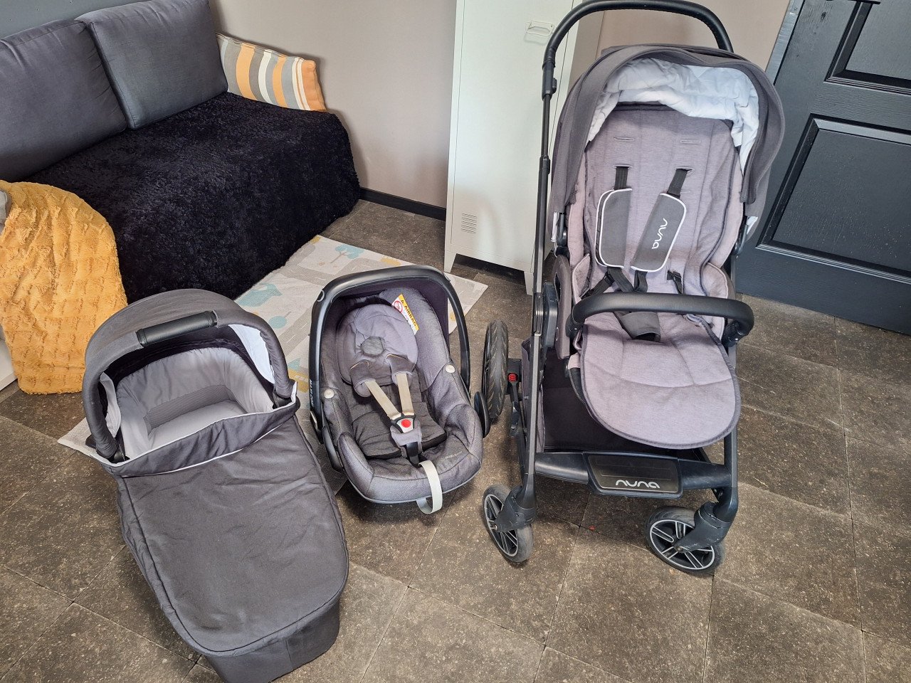 Nuna kinderwagen + maxi cosi antracietgrijs