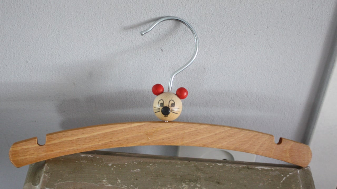 Houten kinderkapstokje met muisjes gezicht