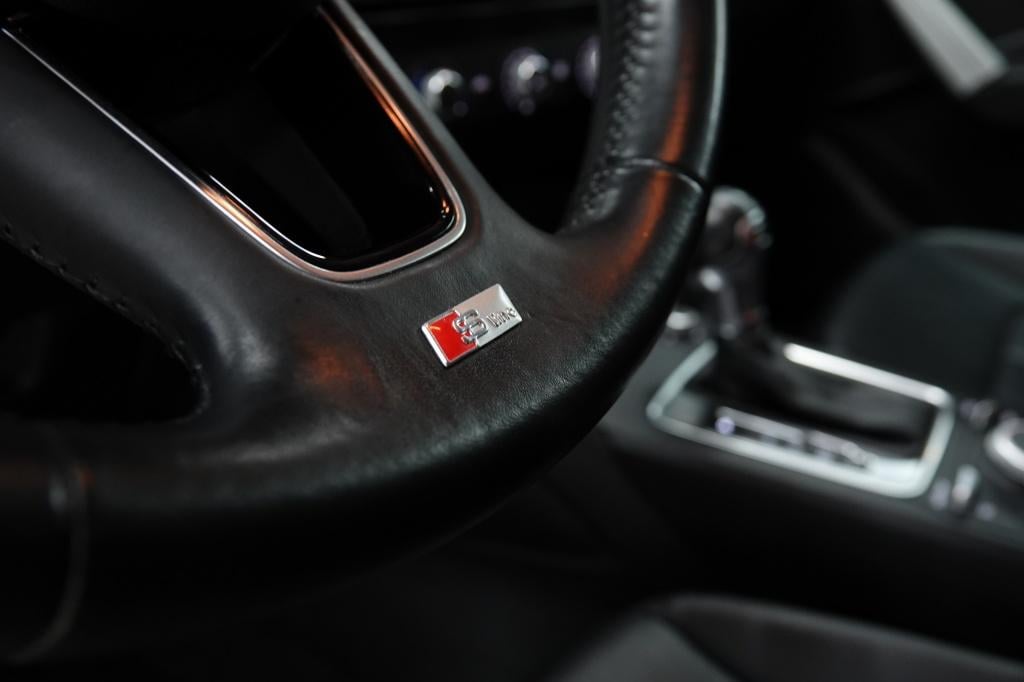 Audi Q2 1.4 tfsi | s-line | pdc | leder |