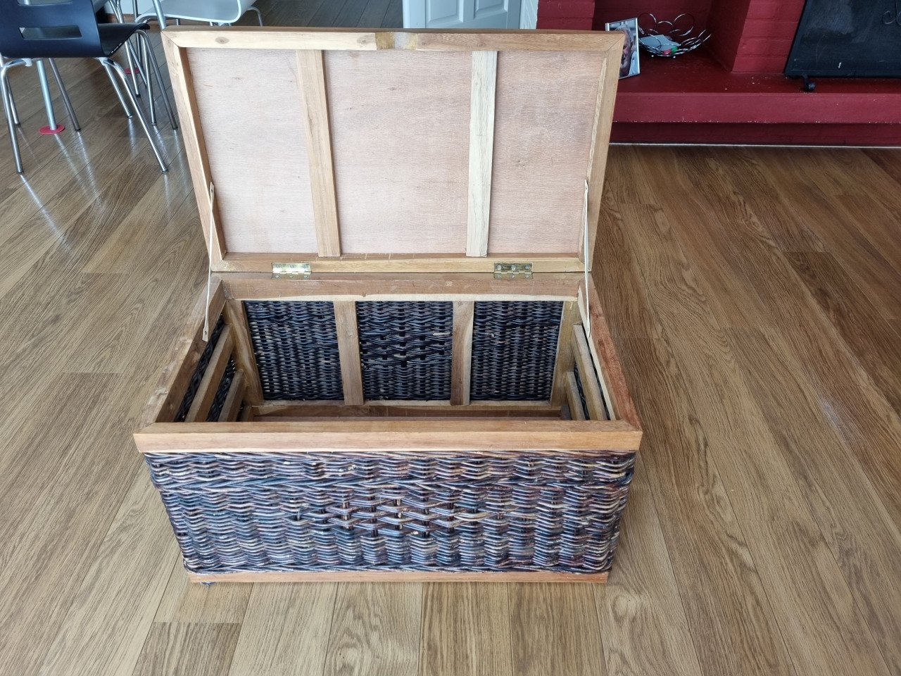 Leuke rieten/houten opbergkist