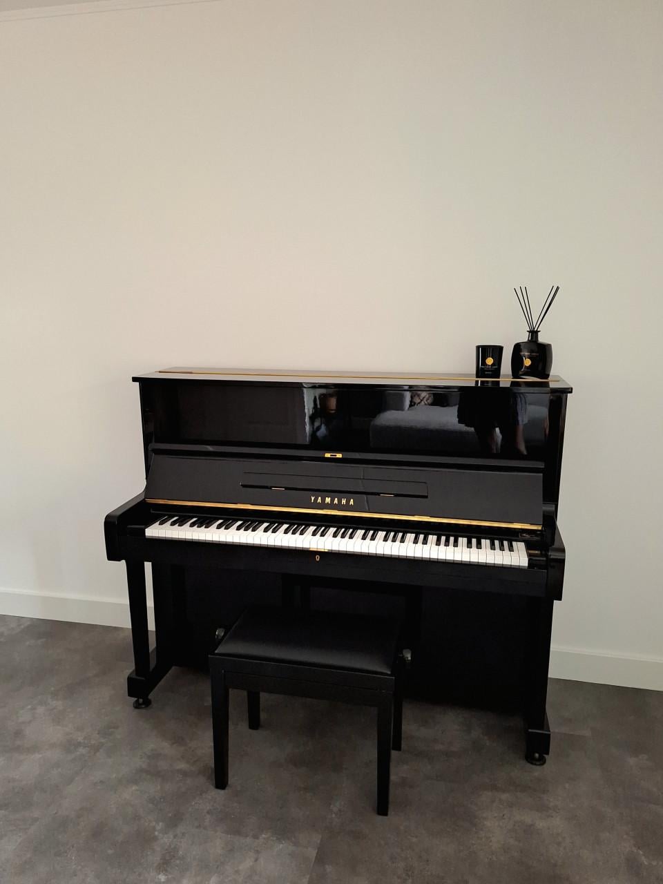 Piano Yamaha U1F