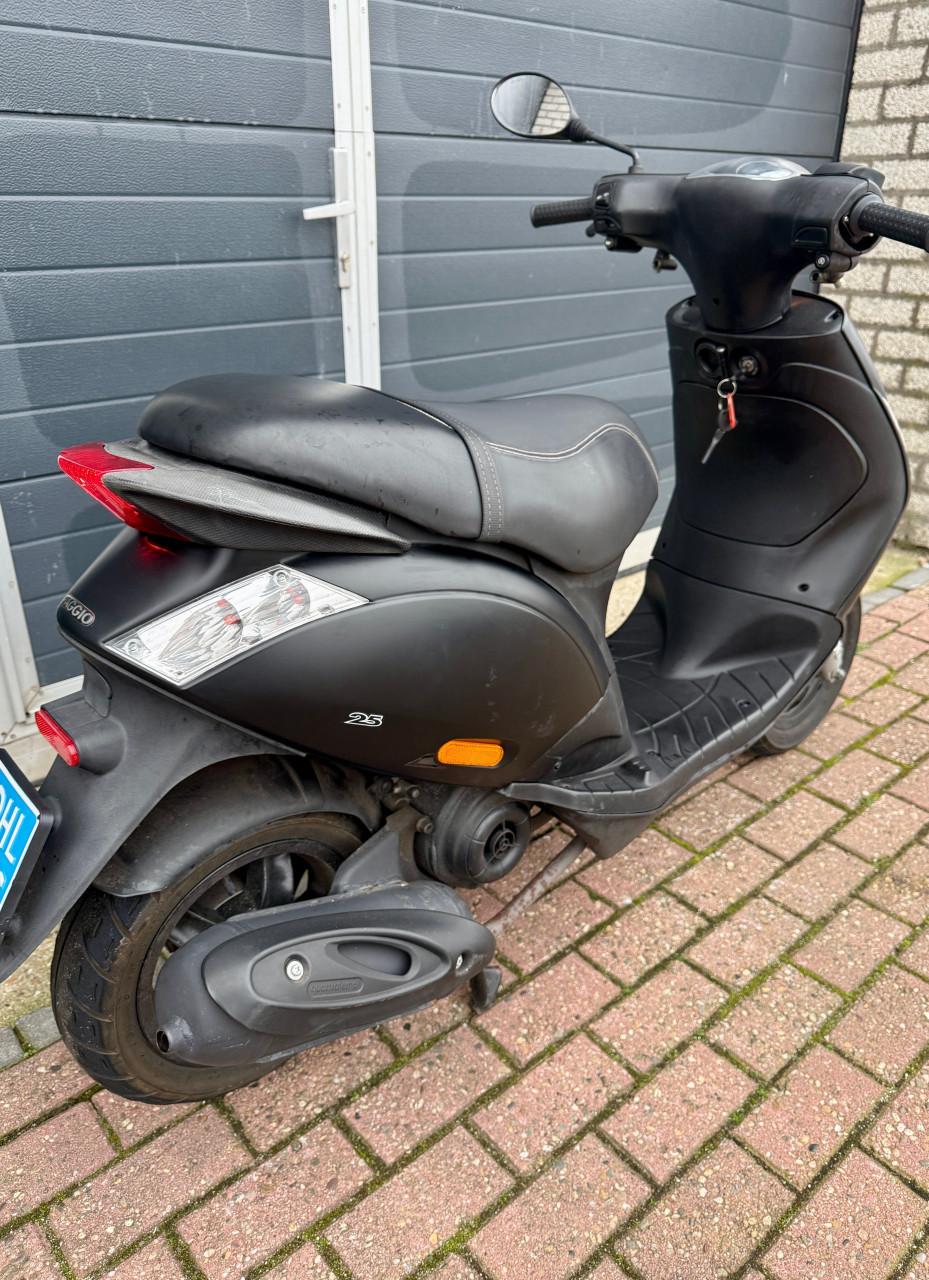 Piaggio zip 2016 1e eigenaar