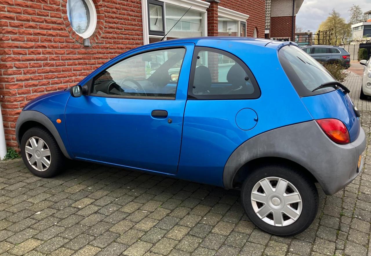 Ford Ka Blauw, juli 2004