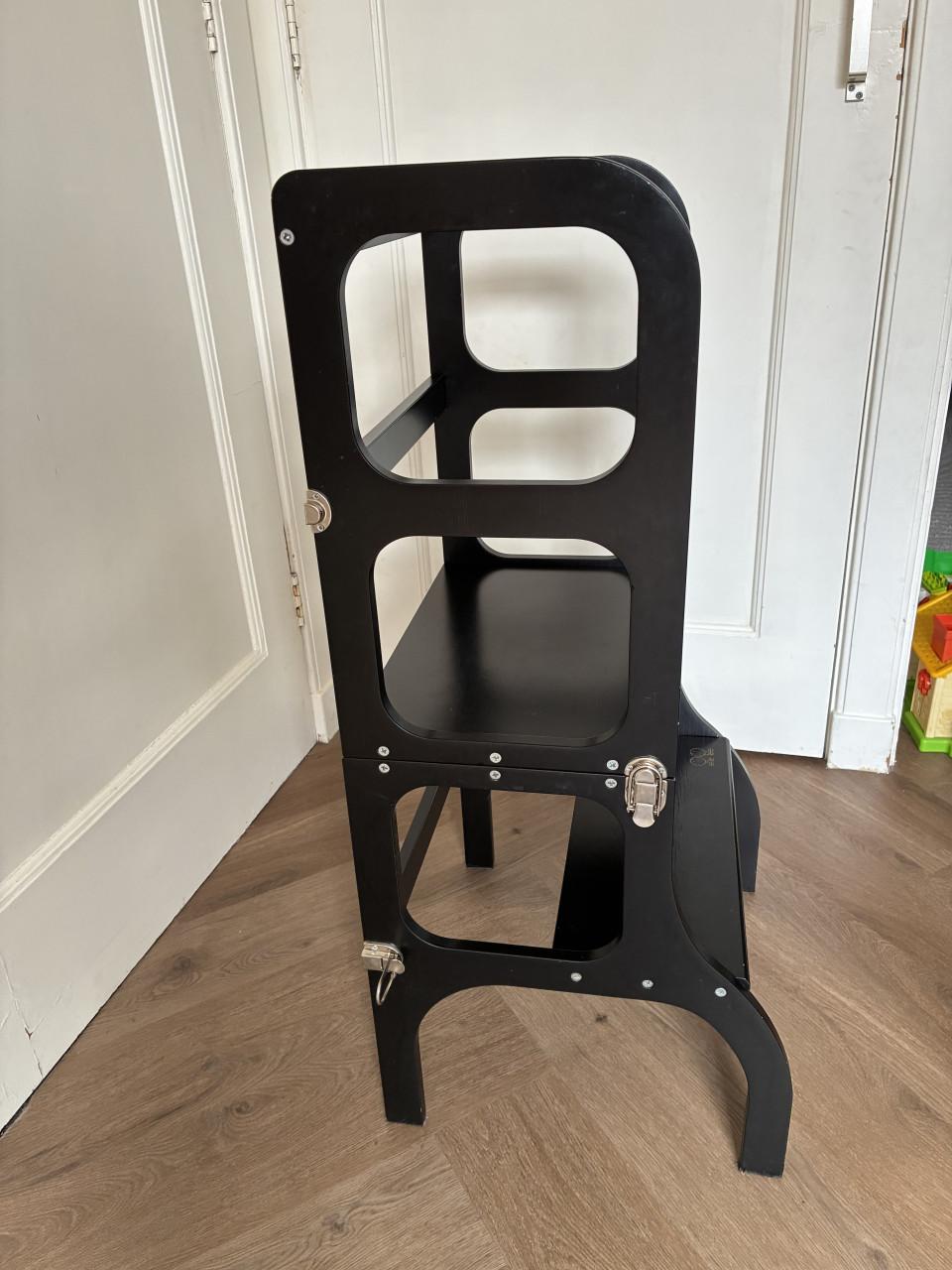 Zwarte houten leertoren te koop